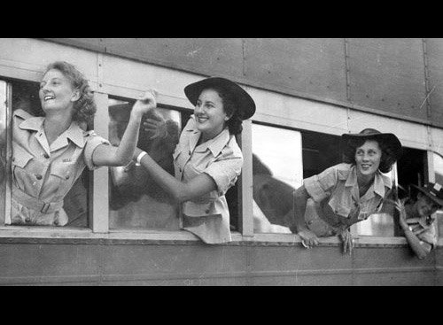 Lets hear it. Перевозка австралийских женщин в 1946 году.