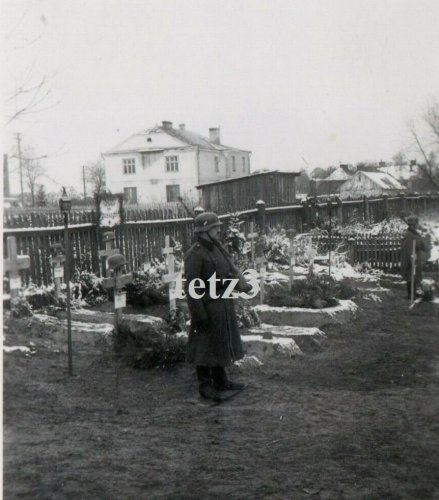 Polen 1939 Tomaszów Lubelski Deutsche Gräber Grab Heldengräber Friedhof.jpg