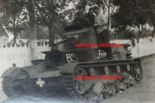 Panzer Tank 7TP Beutepanzer Balkenkreuz B3 1939 Frieda_0.jpg