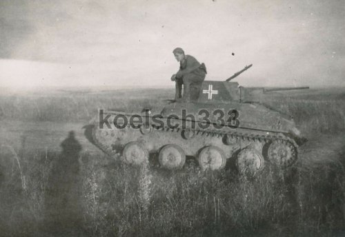 T-60 Panzer mit Beute Balkenkreuz.jpg