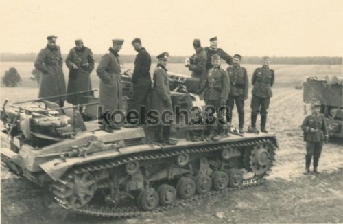 Panzer III Befehlswagen vor Siemiatycze Polen 1939.jpg