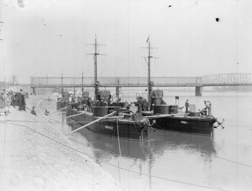 ORP_Pińsk_ORP_Horodyszcze_na_Wiśle_przy_moście_Kierbedzia_w_Warszawie_Zdzisław_Marcinkowski.jpg