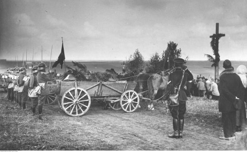 1920 zolnierski pogrzeb.jpg