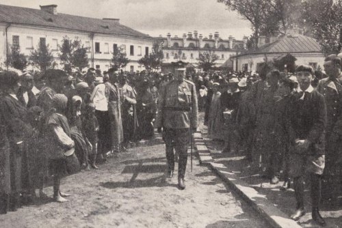 dowbor musnicki i karnicki pierwsze urny na kopic w bobrujsk.JPG