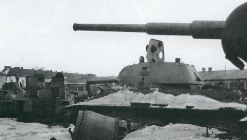 tank na zlomowisku.JPG