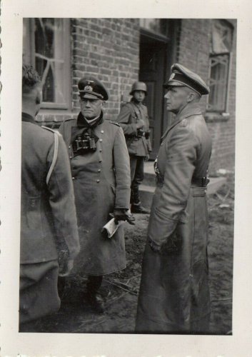 Vor Lublin 1939 Polen General Otto und Oberst Herr Inf.Rgt.66 im Divisionsstab.jpg