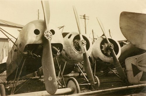 bc3b6blingen-deutsches-luftfahrt-museum-abtransport-berlin-1935-04-17-4-fokker-dr1-siemens-di-fokker-dv.jpg