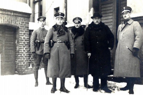 Stanisław Grabianowski (pierwszy z lewej).jpg