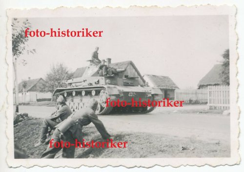 Panzer IV Kennung Turmzahl 432 Polen Balkenkreuz 1. Pz D.jpg