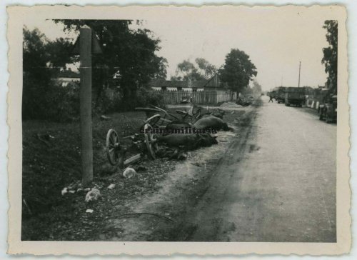 zerstörte polnische Kolonne in Bil...., hinter Lomza, Polen, September 1939.jpg