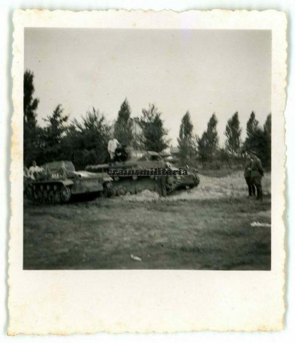 zerstörte deutsche Panzer bei Warschau, Polen, 1939_0.jpg