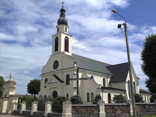 1280px-Kościół_Narodzenia_Najświętszej_Maryi_Panny_w_Nowogrodzie.jpg