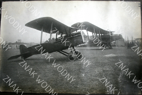HP 0-400 G-EAMD W-wa lotnisko Mokotowskie grudzień 1919 r. i SE5ab.png