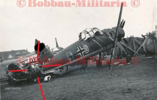 [Z.Kr.Laz.Abt.571.001] C486 Polen Radom Flugplatz airbase Henschel Hs 123 Emblem LG 2 combat airplane aw.jpg