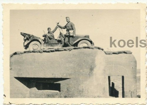 Wehrmacht Polenfeldzug 1939 PKW auf Bunker Pioniere Ponton Kriegsbrücke.jpg