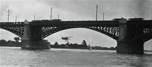 pod mostem Poniatowskiego w W-wie Fokker D.VII 1.PL 1925 r..png