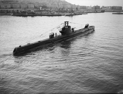 British_Submarine_Shakespeare_on_the_Warpath._14_and_16_April_1943,_Algiers._A16328.jpg