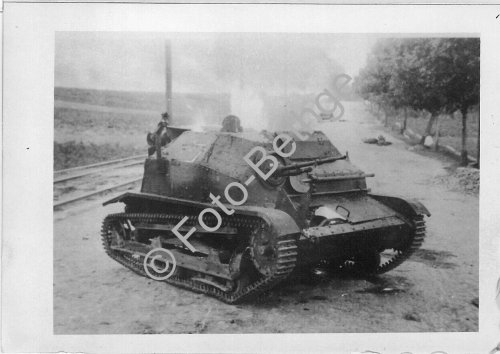 Panzer Polen Tankette Rollbahn abgeschossen bei Radomsko.jpg