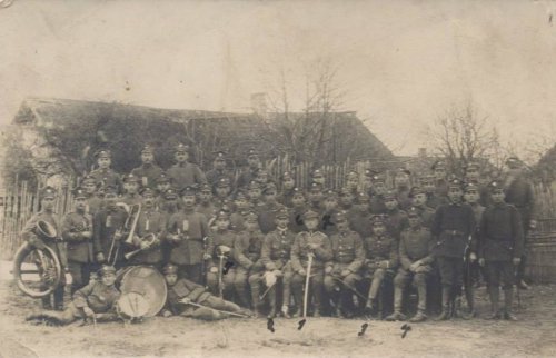 Orkiestra jednego z pułków strzelców wielkopolskich, wiosna 1920 r., front wschodni.jpg
