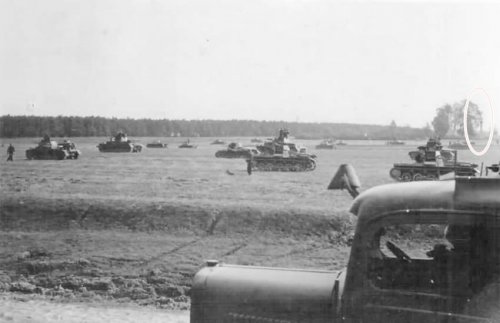 Panzer_I_tanks_Mokra_area_2.9.1939_Poland.jpg