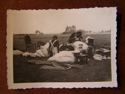 II wojna światowa uciekinierzy w polu dokładny opi.jpg