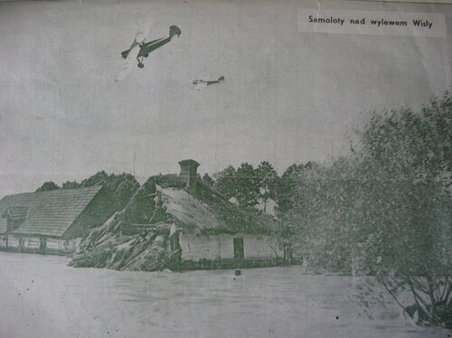 Samoloty nad wylewem Wisły (Lot Polski 06.08.1934 r.jpg