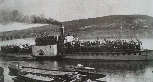 sobieski_jeszcze_jako_krakus_w_rejsie_wycieczkowym_po_wisle_fot_sprzed_1915_r.jpg