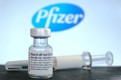 z30430415IH,Szczepionka-Pfizer.jpg