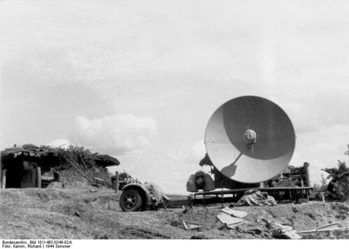 Bundesarchiv_Bild_101I-462-0248-02A2C_Radar.jpg