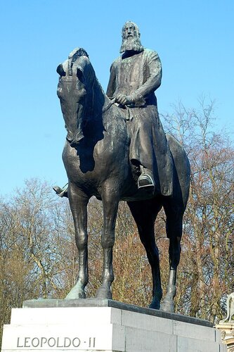 Belgique_-_Bruxelles_-_Statue_équestre_de_Léopold_II_-_02.jpg