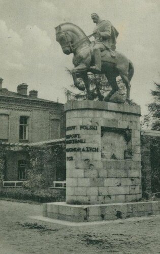 komorow3.JPG