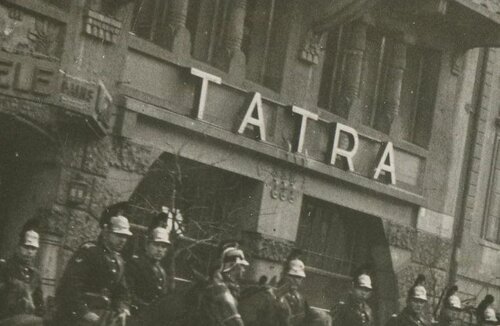 tabl wwa.JPG