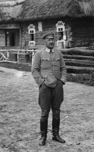 2 ludomir nowierski lekarz pulku.JPG