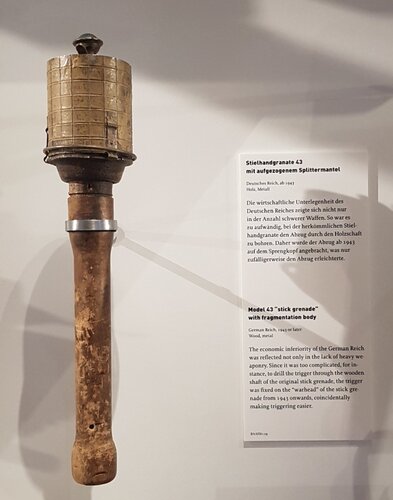 Stielhandgranate_43,_MHM.jpg