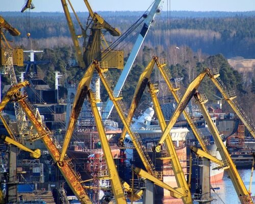 02-12661970-vyborg-vid-na-morskoj-torgovyj-port-s-bashni-svyatogo-olafa-.jpg