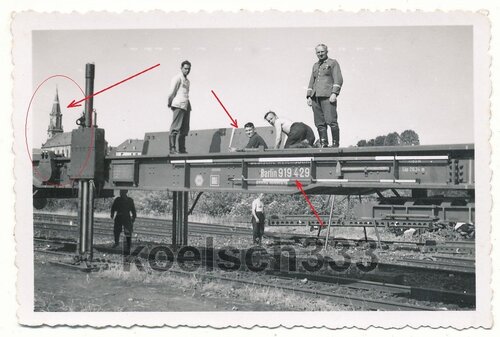 Vögele platform being assembled.jpg