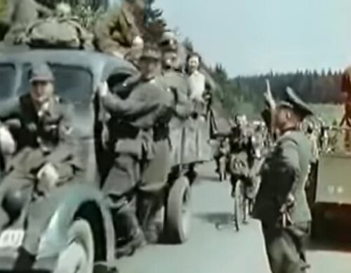 Obersturmbannfuhrer Michael Kneissl1125305_a0d16413f324e4f8c89d1e843ceed866_t.jpg