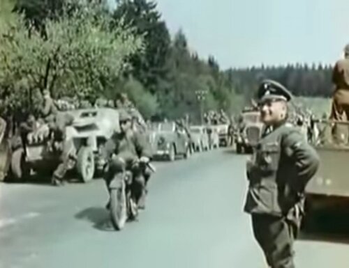 Obersturmbannfuhrer Michael Kneissl1125305_b9473dfd5aa1fd9ec87efb0c42576121_t.jpg